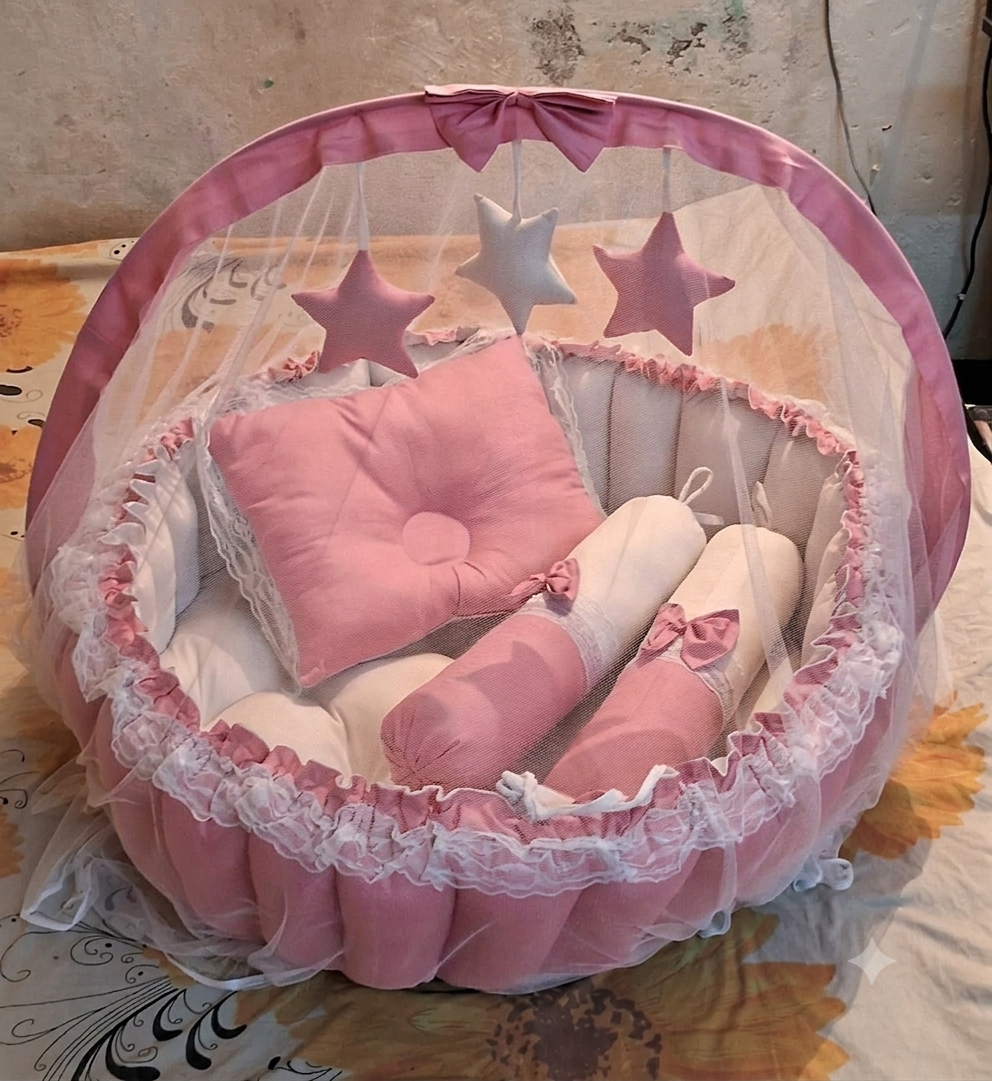 Luxury Baby Nest Bed with Mosquito Net (Newborn to 18 Months) 9